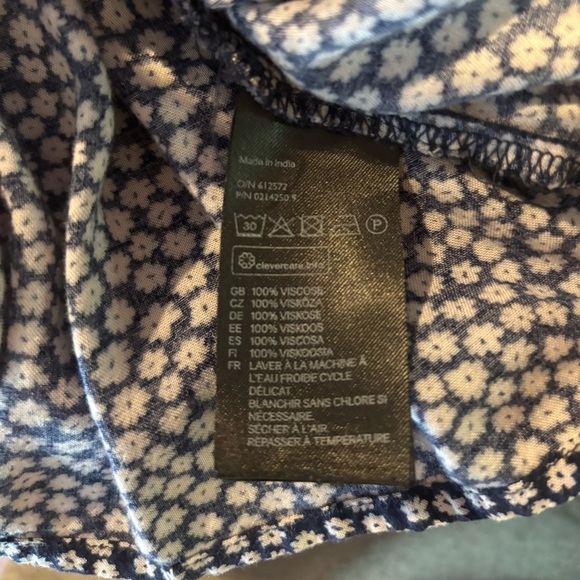 💕3/$25💕 H&M Floral Romper - Picture 5 of 5